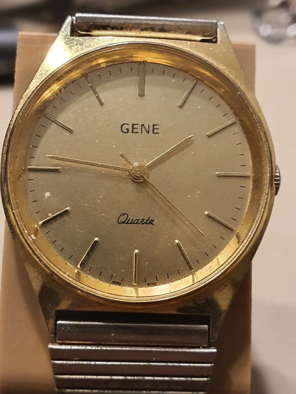 10/$20 Vtg Gene Quartz Goldtone/Silver Stainless Steel Men's Watch